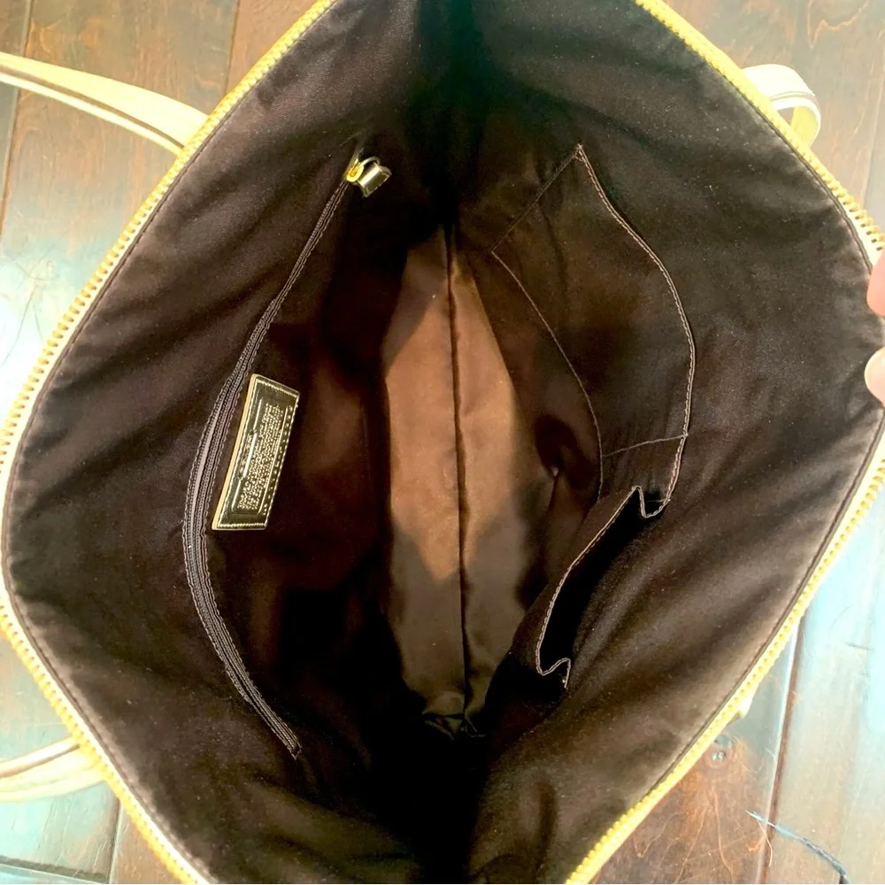 COACH Laura Leather Signature Print Tote Shoulder Bag Metallic Gold - Picture 12 of 16